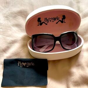 Fly Girls Black Fly Zipper Fly Women’s Sunglasses